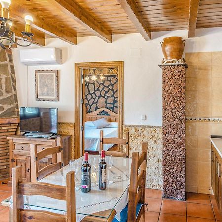 1 Bedroom Lovely Home In Месина-Бомбарон Экстерьер фото