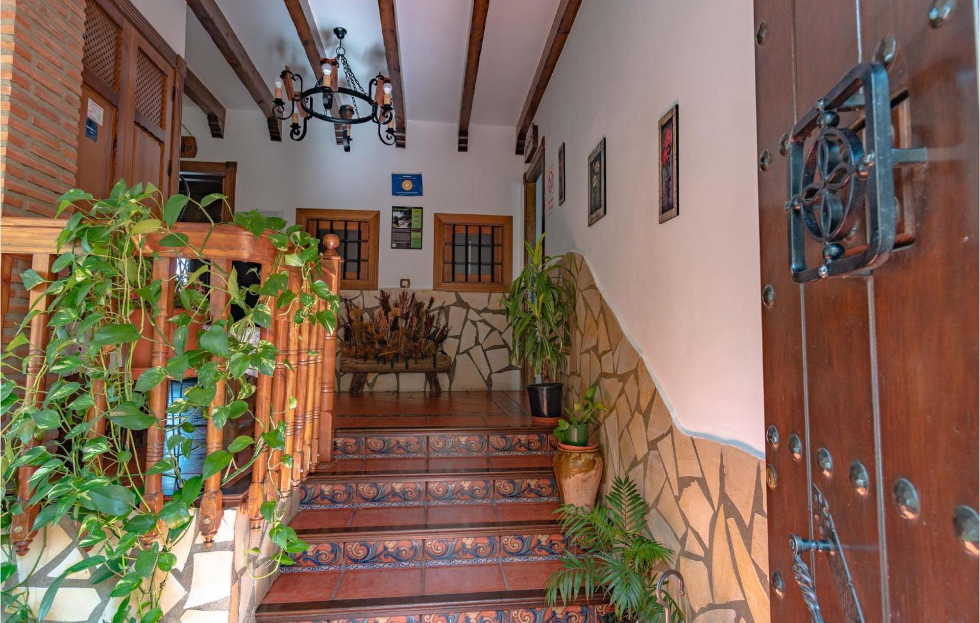 1 Bedroom Lovely Home In Месина-Бомбарон Экстерьер фото